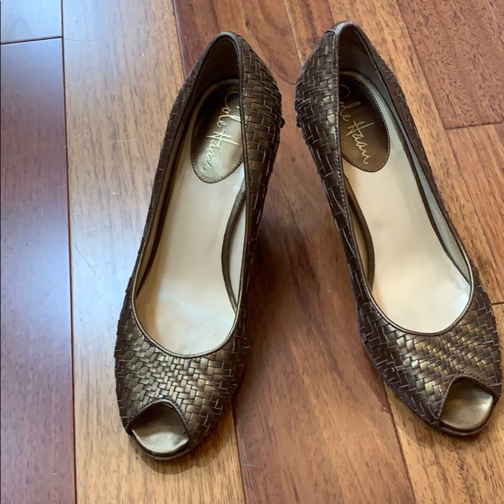 Cole Haan Nike air heels gold weave leather 7 1/2